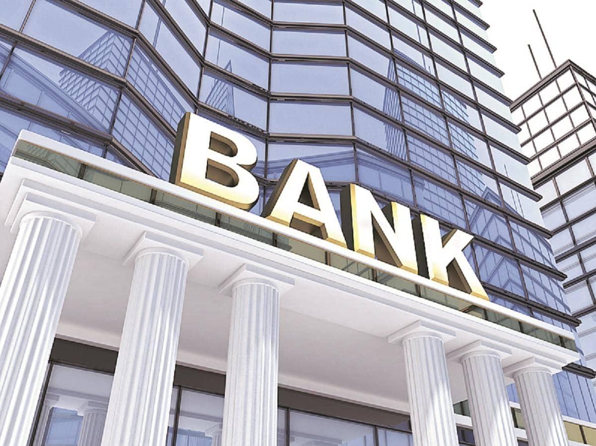 Banks on Holiday: Christmas Chill for Five Days, G