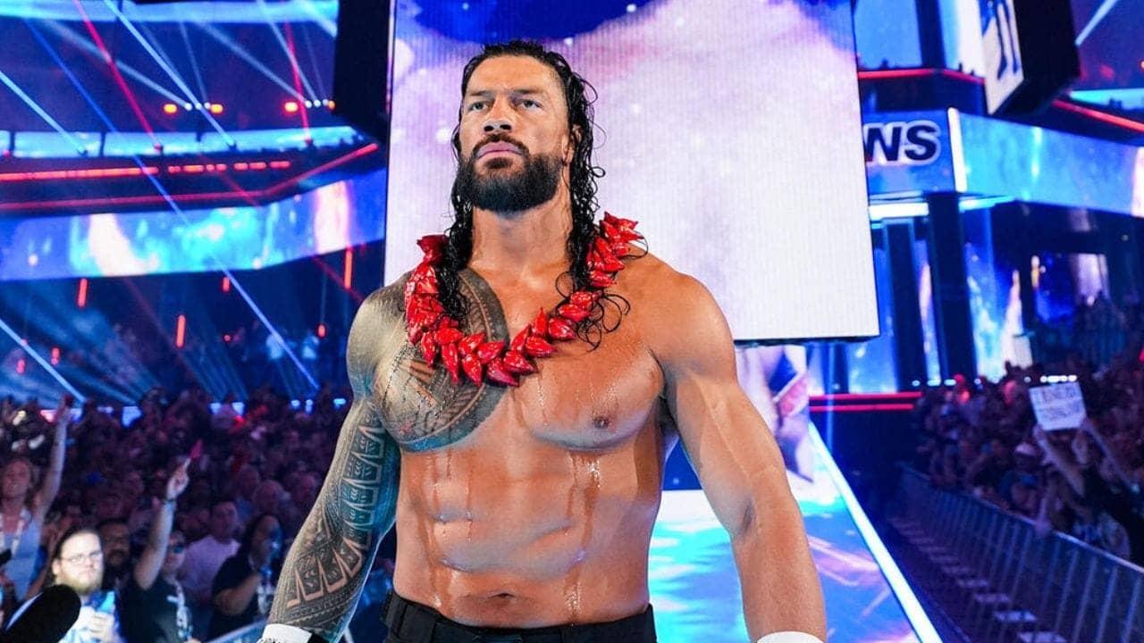 Roman Reigns Spreads Holiday Cheer While on Hiatus, G