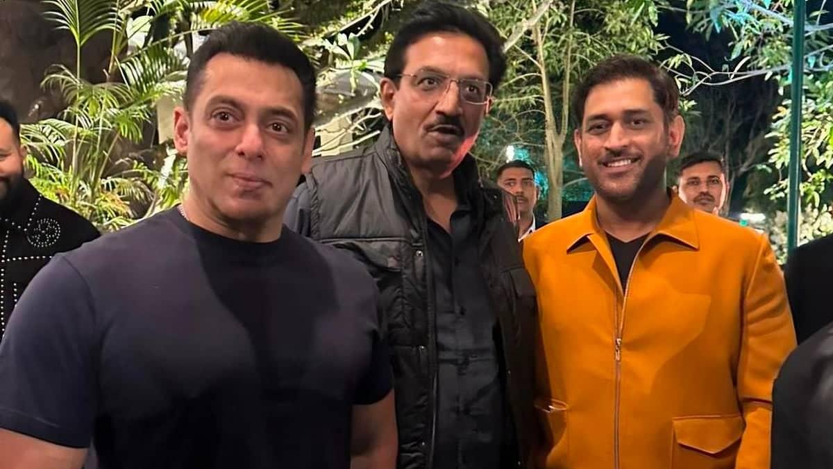Dhoni Joins Salman Khan's 60th Birthday Party Celebration