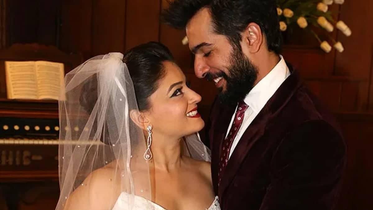 Jay aur Mahhi ka alvida: Dosti aur pyaar ka rang chhaya