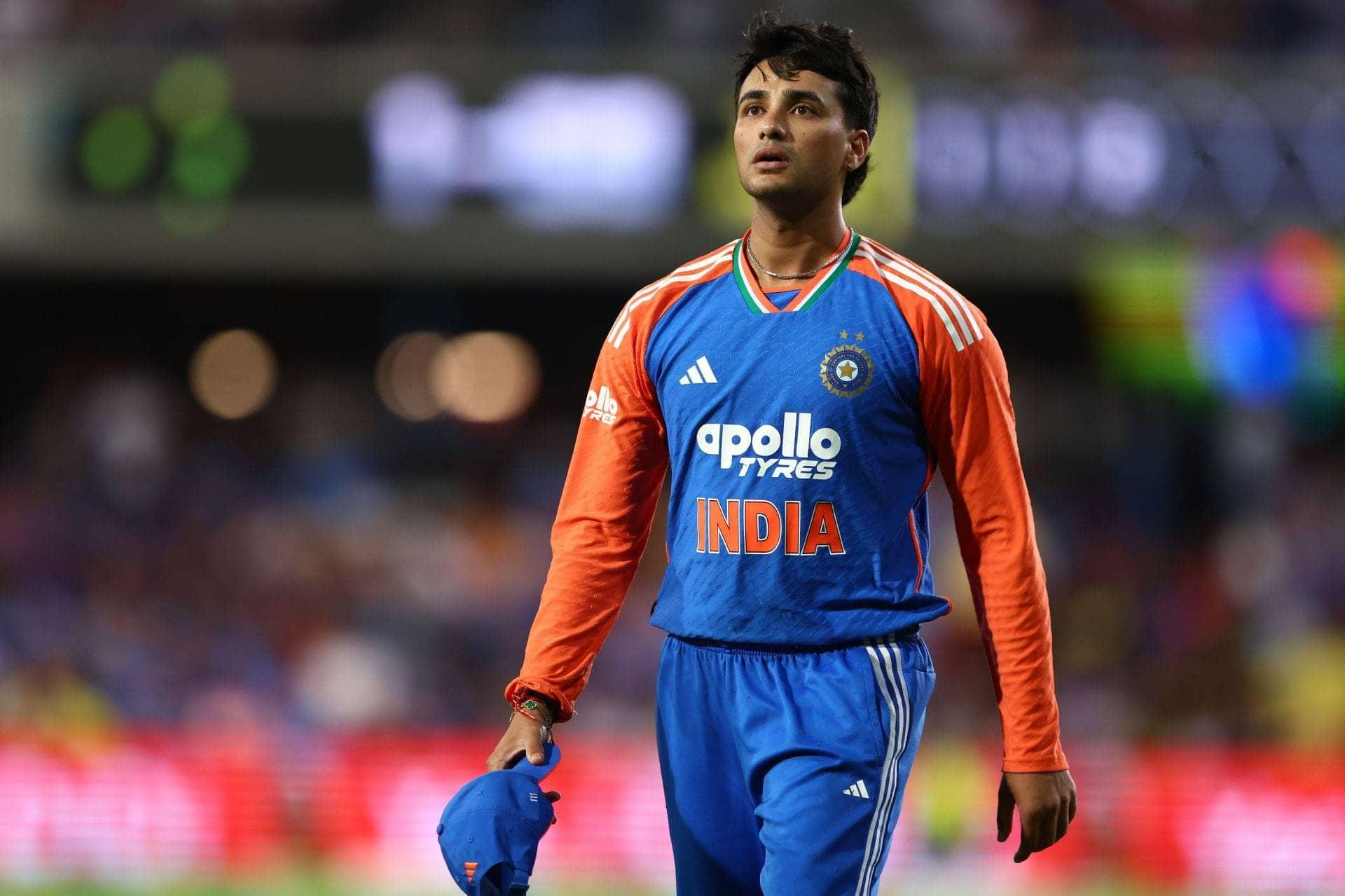 Abhishek Sharma Steals the Show at Mumbai Airport Before T20Is