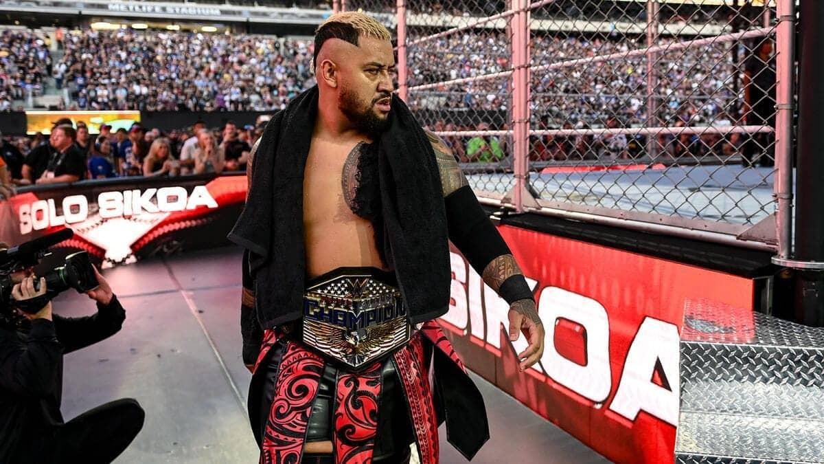 Solo Sikoa's Legendary Finger Salute to WWE Fans on SmackDown