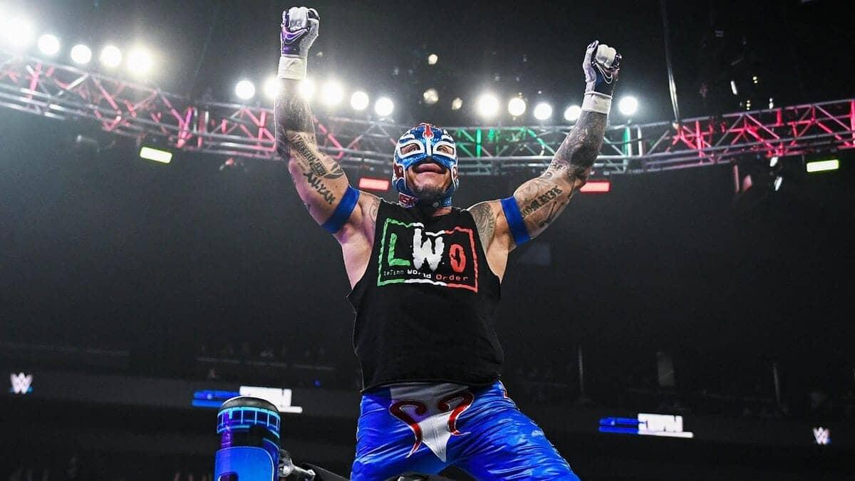 Rey Mysterio ka mask utaar kar chali unki kahani!
