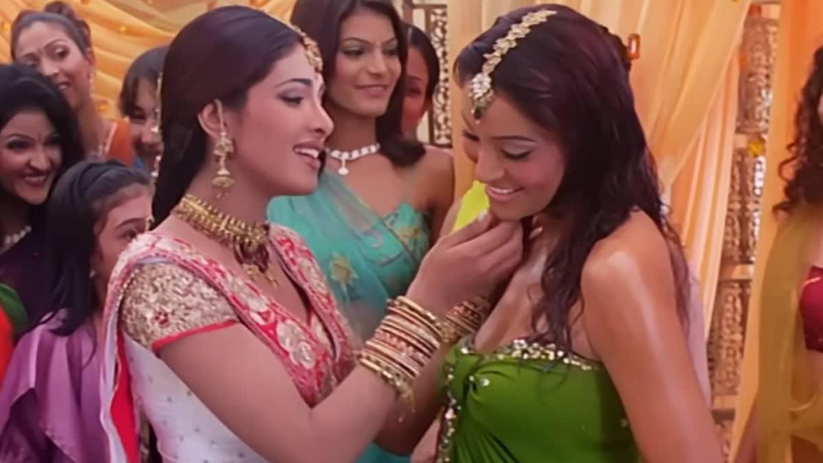 Priyanka and Bipasha Light Up Instagram with Dance Trend