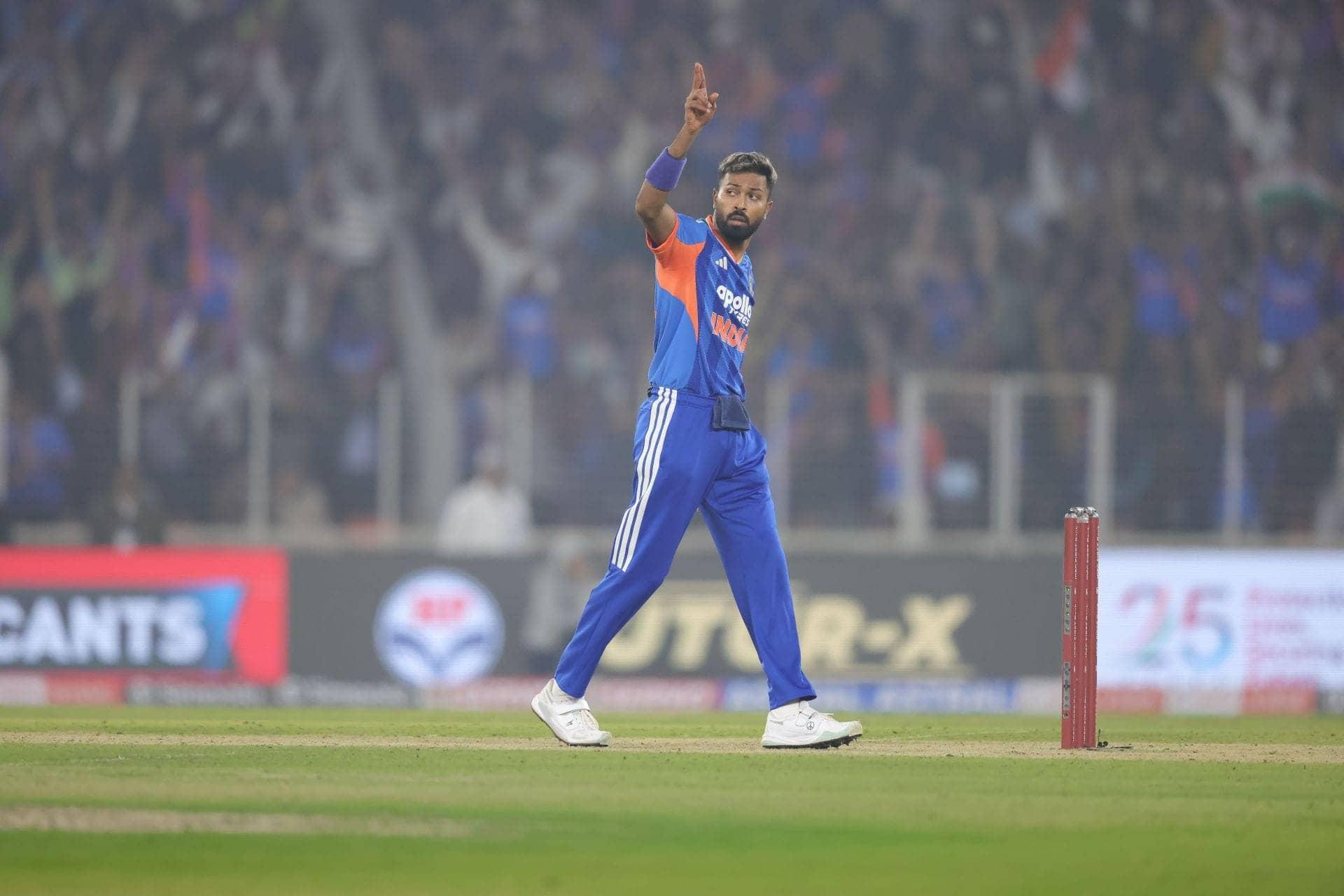 Hardik Pandya Waves Goodbye to Ravindra in Epic T20I Show