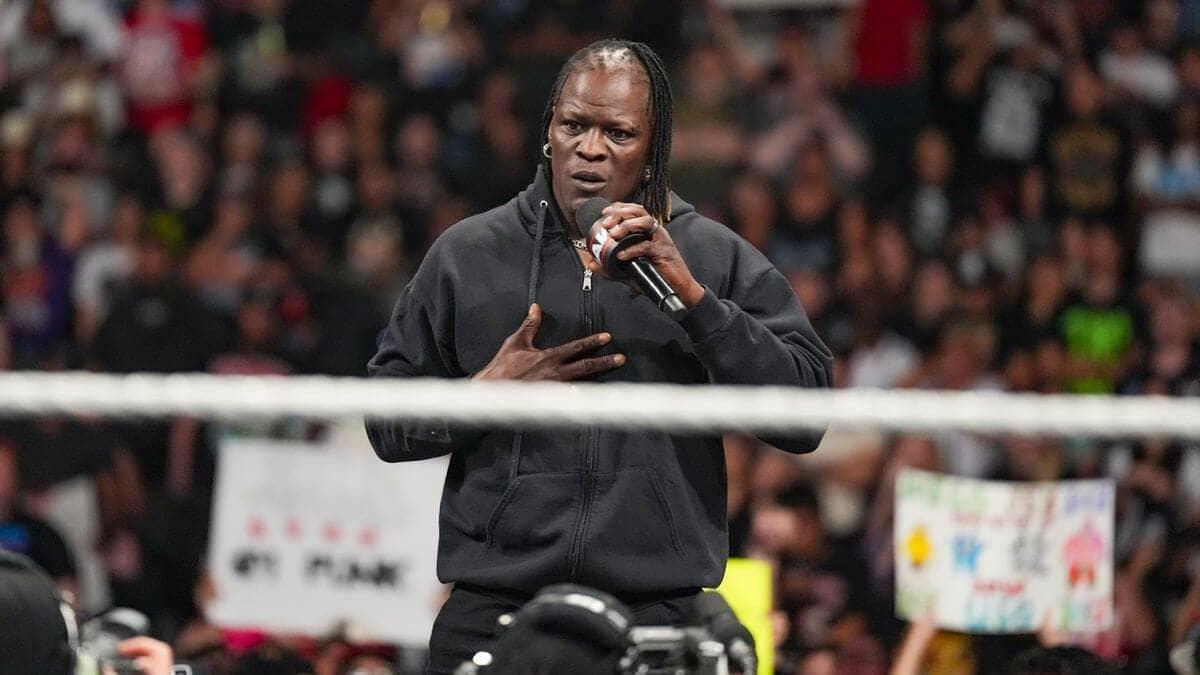 WWE Legend Backs WWE, R-Truth's Drama Unfolds Like Ninja Saga