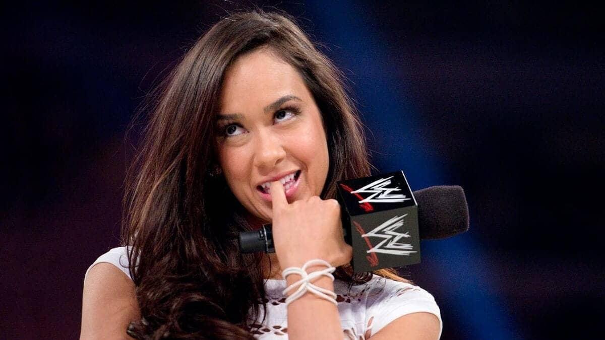 WWE Superstar Recalls Epic Kiss with AJ Lee on SmackDown