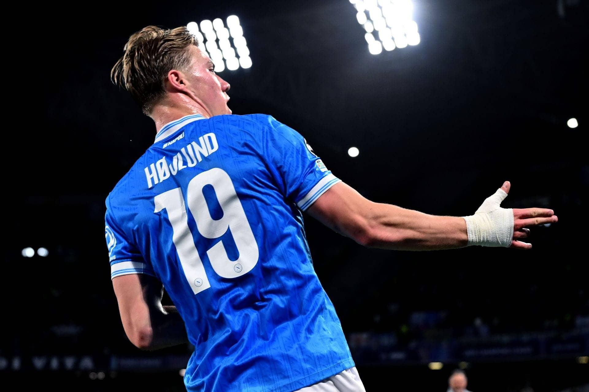 Teddy Sheringham Calls for Rasmus Hojlund's Return to United!