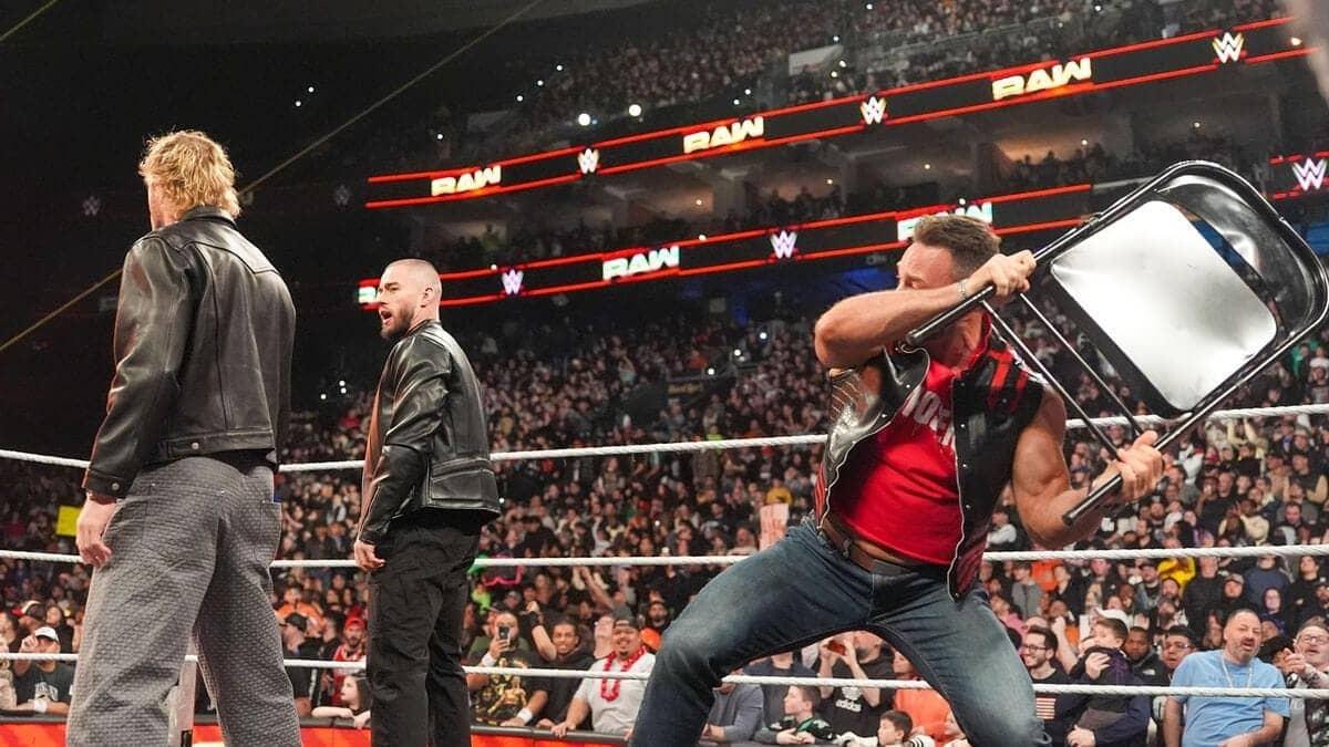 WWE RAW ke 4 stars jo Elimination Chamber mein kood sakte hain