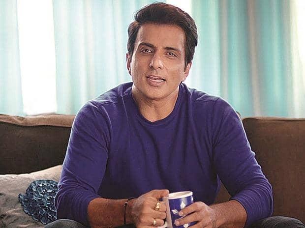 Sonu Sood lands a blockbuster rental deal with HDFC Bank!