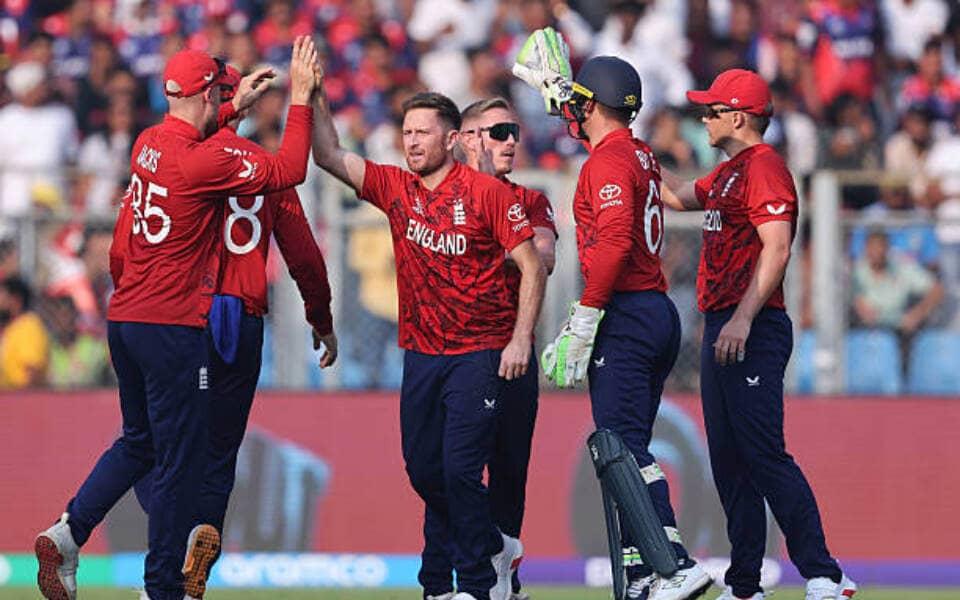 Sehwag's bold claim: England's bowling is kitten-level weak!