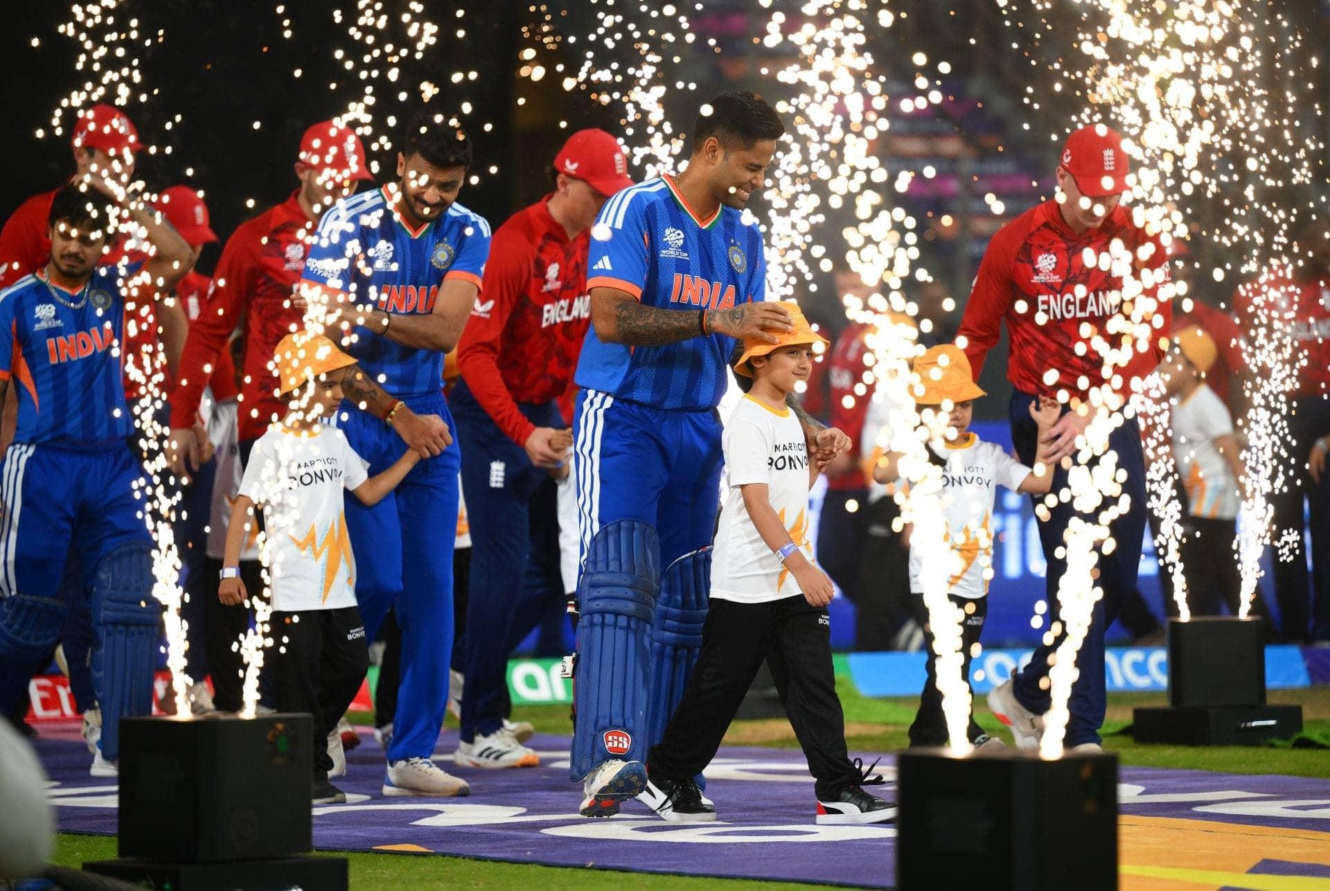 Suryakumar Yadav's Six Makes Dhoni Proud in T20 Semifinal