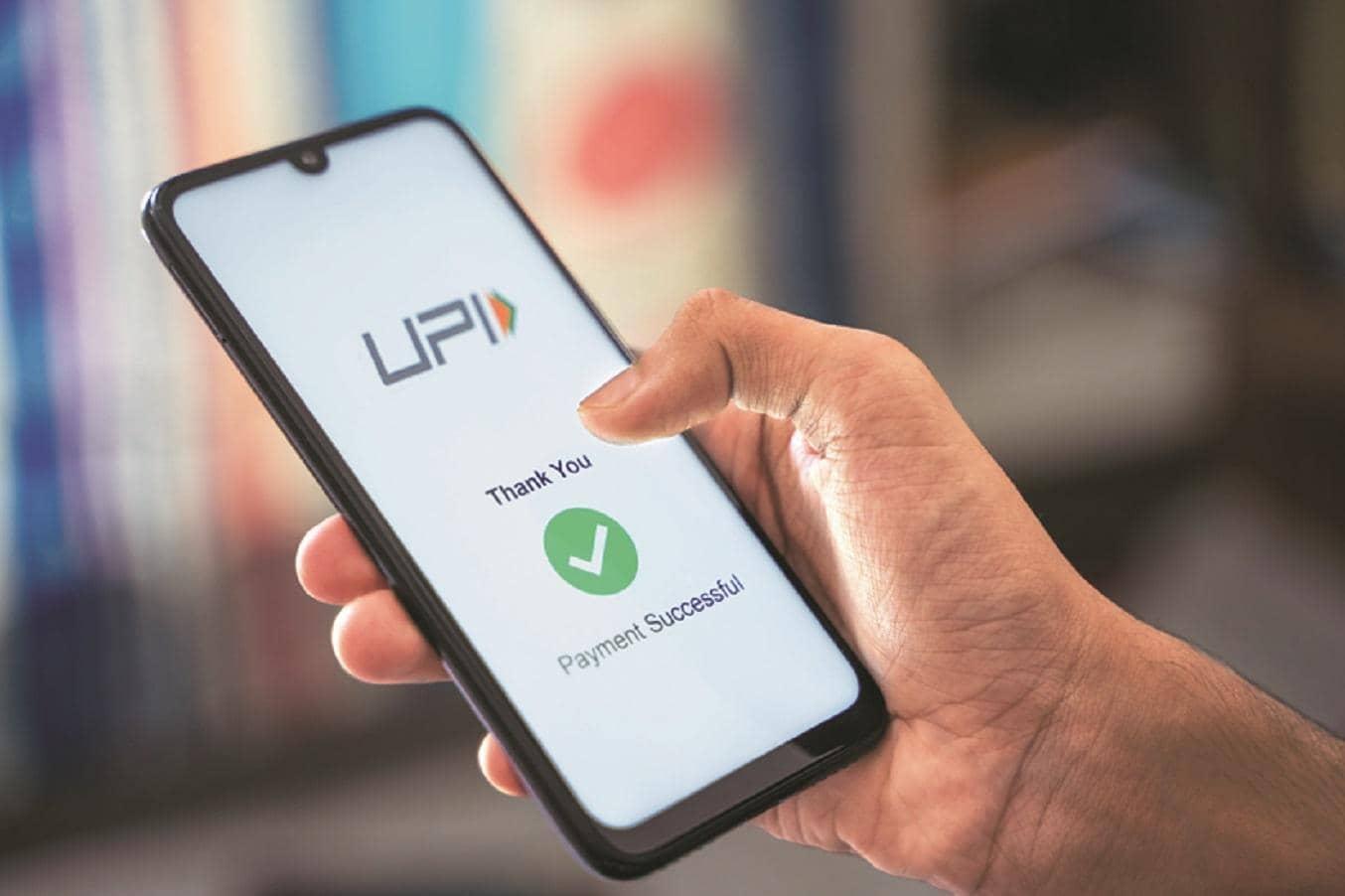 UPI QRs ne 15% ki growth se sabko chhoda piche!
