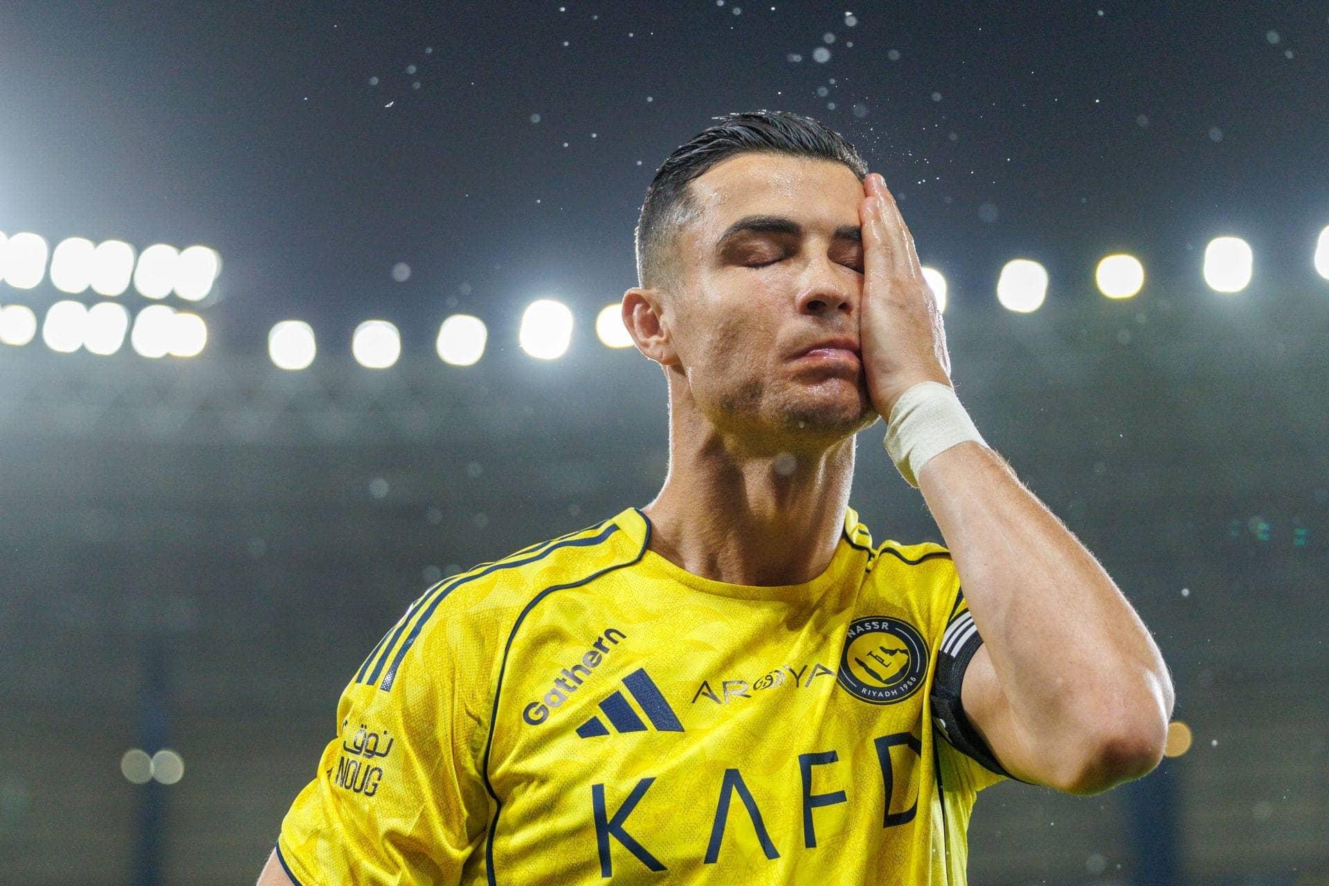 Cristiano Ronaldo NOT Happy with Sadio Mane's Shot Decision