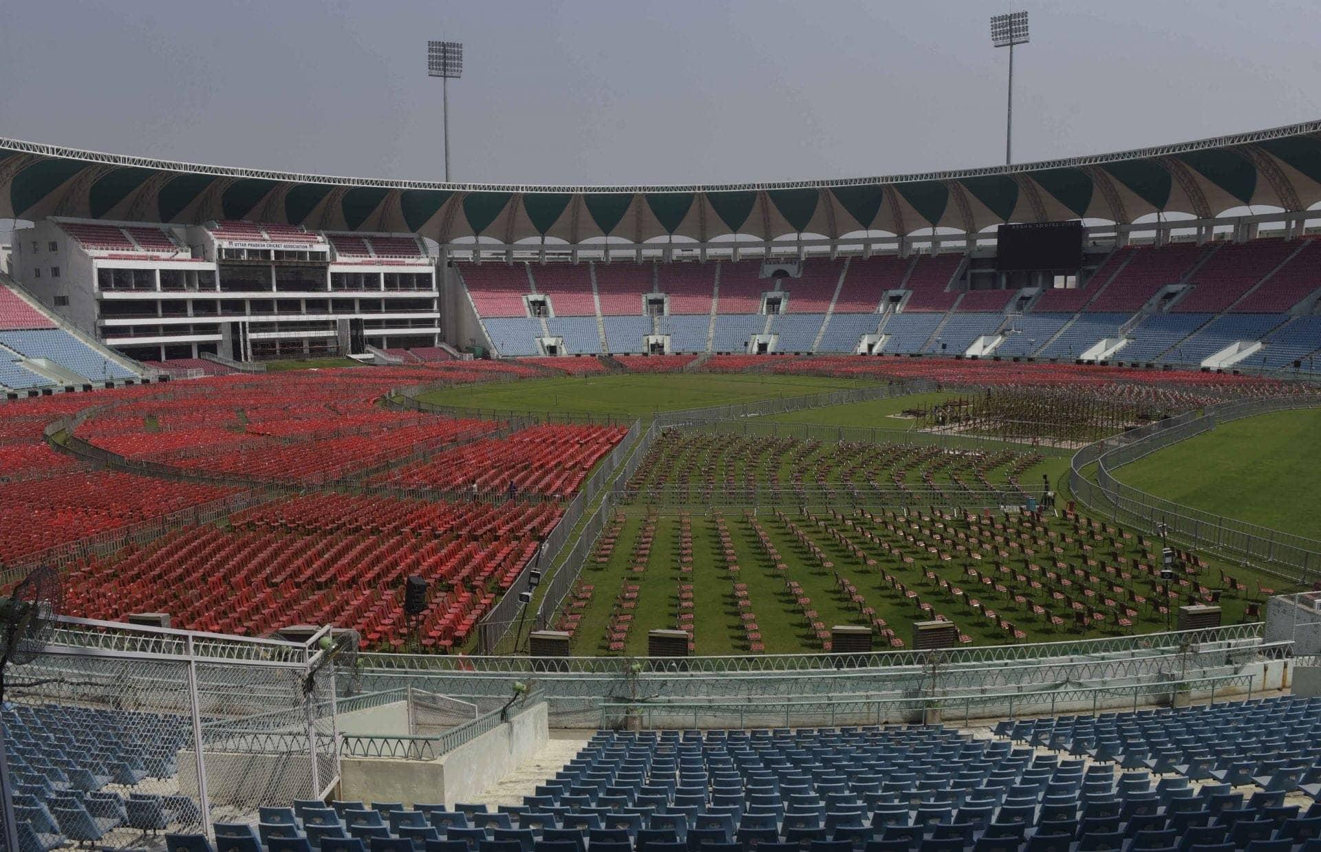 LSG vs RR: Ekana Stadium Mein Match Ka Kya Scene Hai?