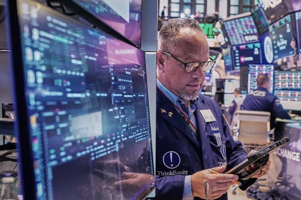 Democrats in the Ring: Stock Trading Ethics Showdown!