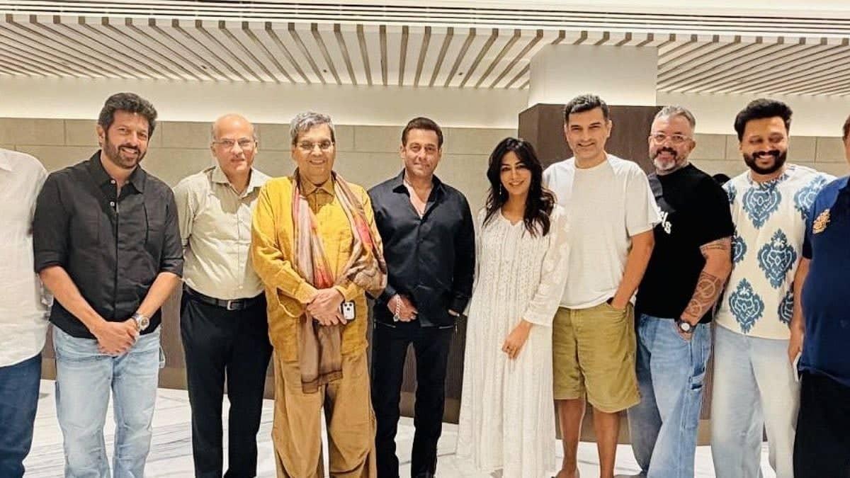 Salman Khan's Maatrubhumi Screening: Ghai Says 'Emotional Story!'