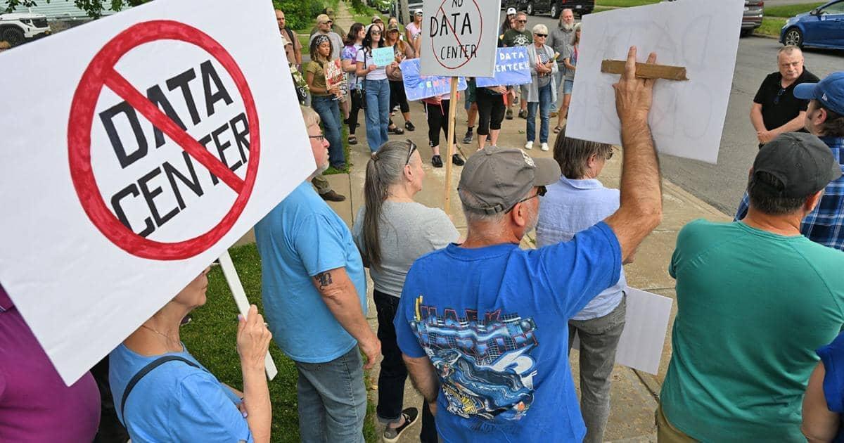 Ilion Ke Logon Ka Protest: AI Data Center Ka Kya Hoga?