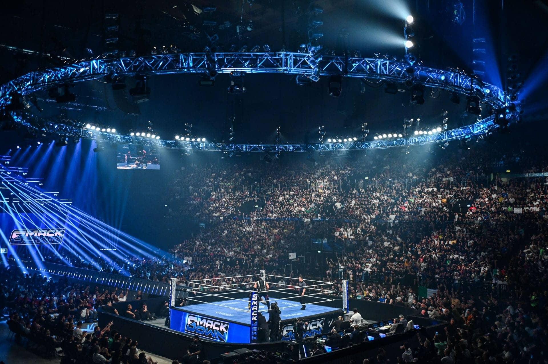 Kya Drama Hai! 18-Time Champion Ne SmackDown Pe Tap Out Kiya